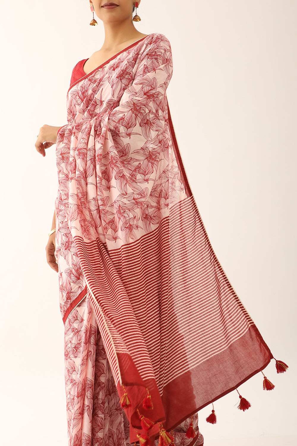 Off White Screen Printed Pure Cotton Saree image number null
