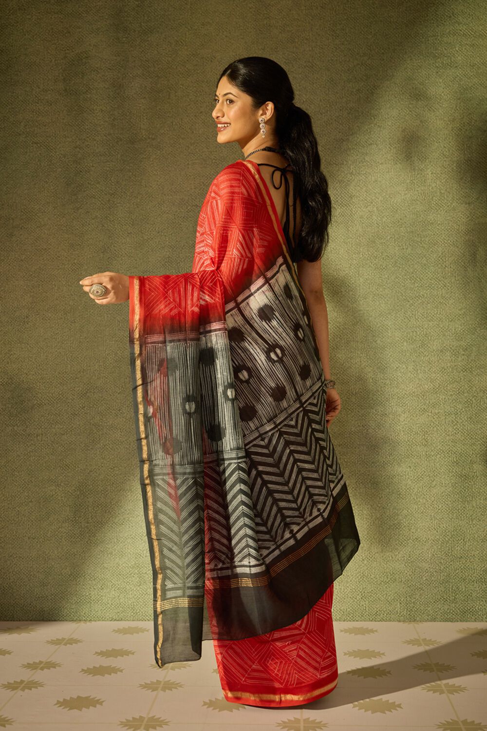 Red Rajasthan Pure Silk Cotton Tie & Dye Shibori Saree image number null