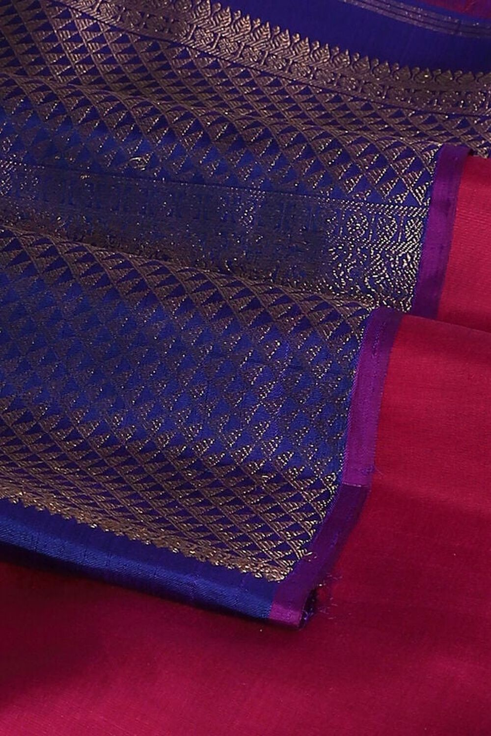 Red Woven Pure Silk Kanjivaram Saree image number null
