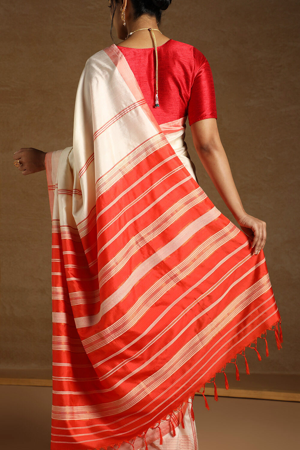 Off White Pure Silk Woven Bengali Saree image number null