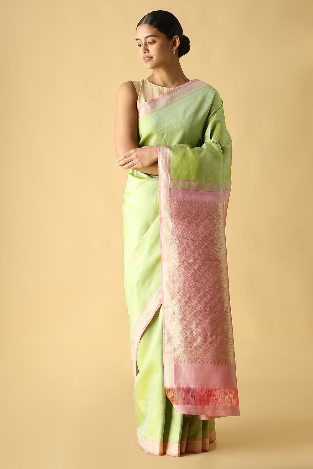 Green Pure Silk Kanjivaram Saree image number null