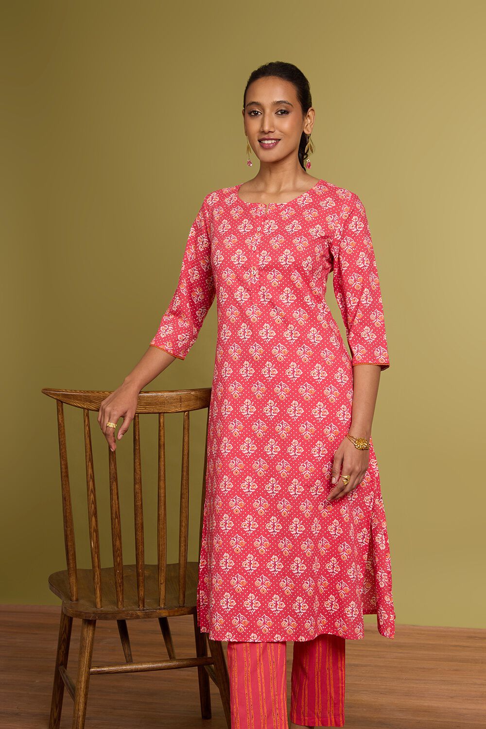 Pink Screen Printed Pure Cotton Kurta Set image number null