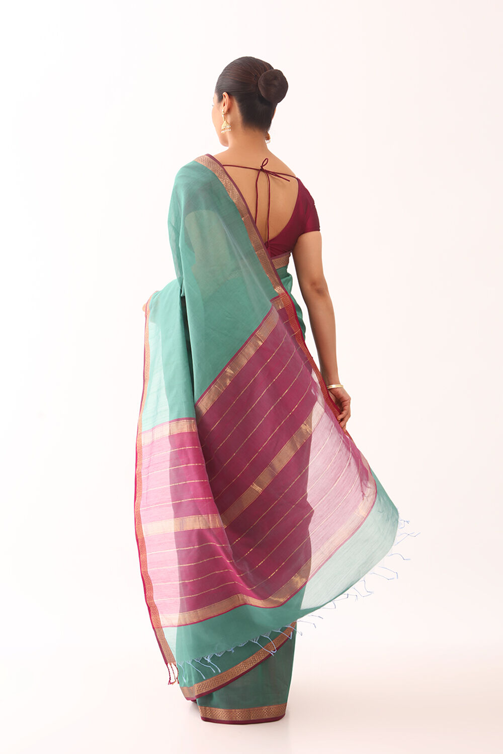 Green Woven Pure Silk Cotton Maheswari Saree image number null
