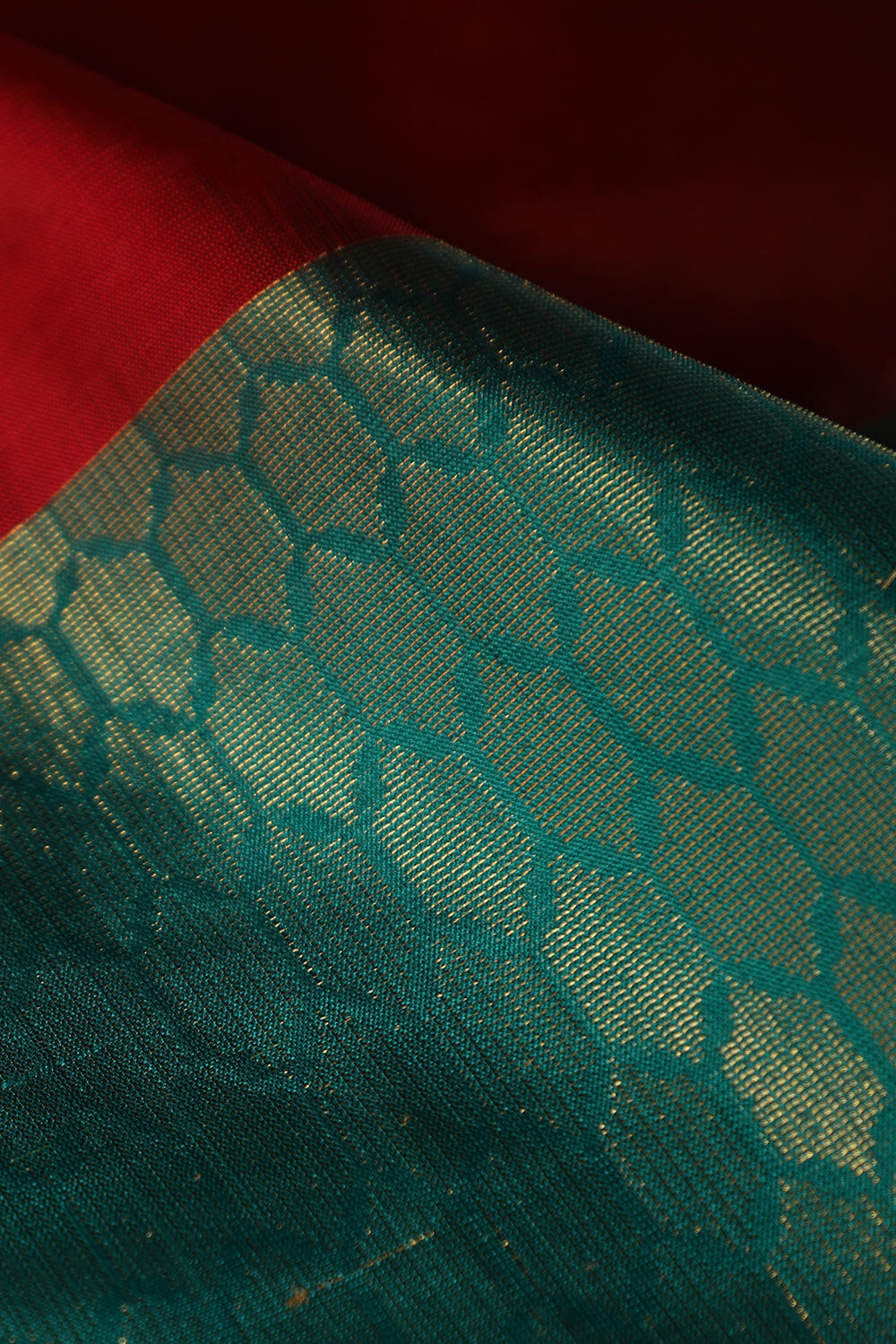 Red South Pure Silk Woven Saree image number null