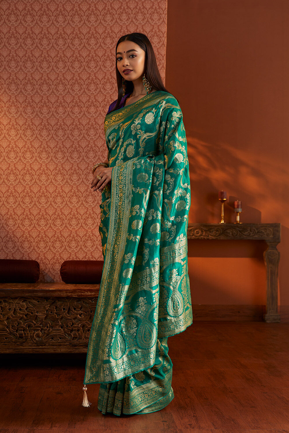 Green Woven Luxe Saree image number null