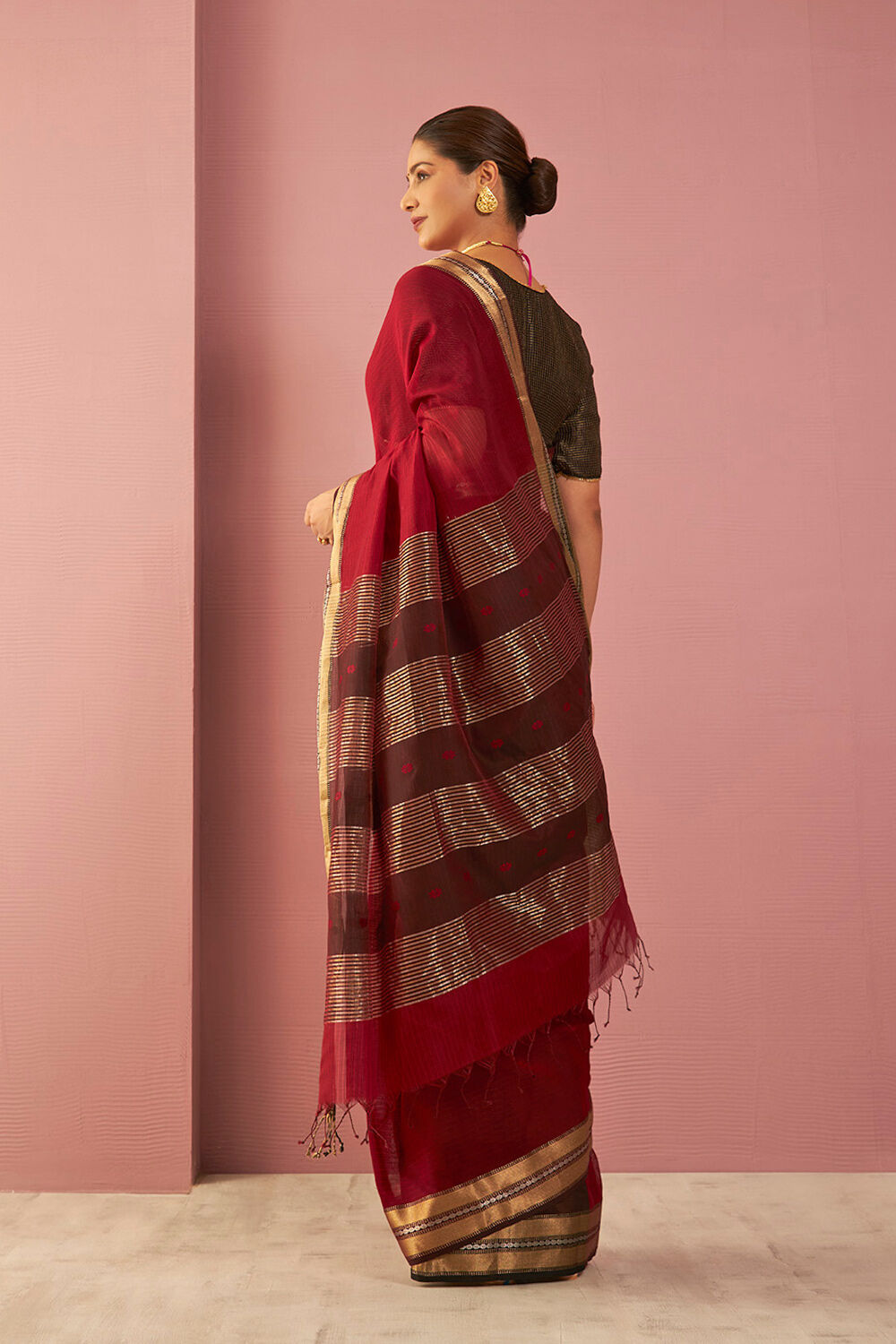 Red Woven Pure Silk Cotton Maheshwari Saree image number null