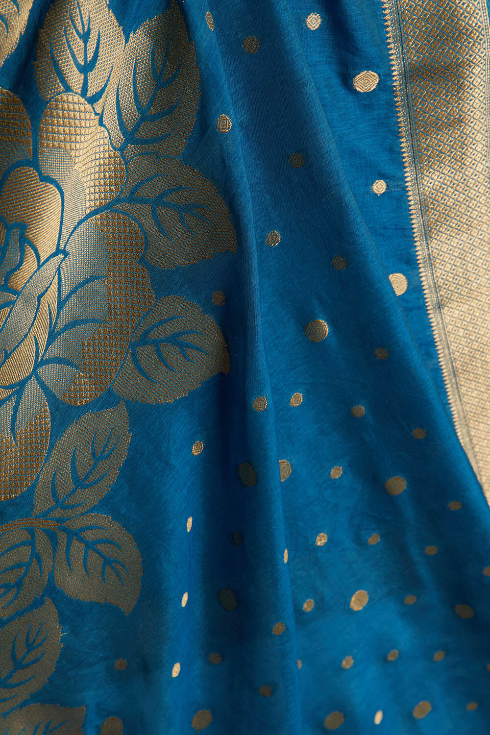 Blue Woven Viscose Luxe Saree image number null