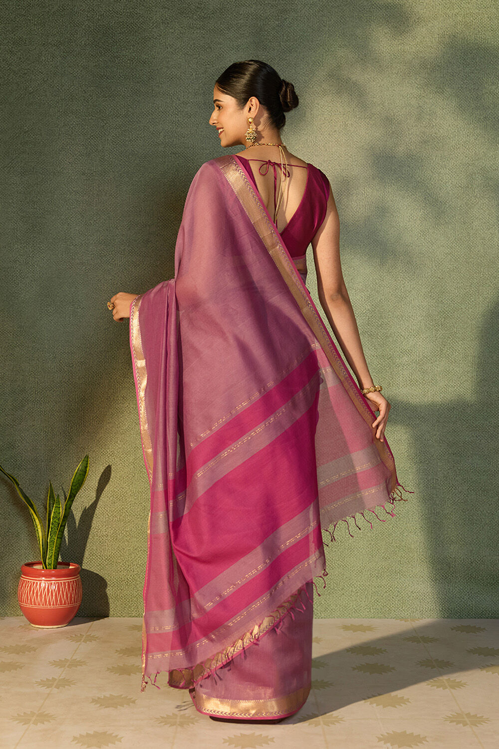 Violet Woven Pure Silk Cotton Maheshwari Saree image number null