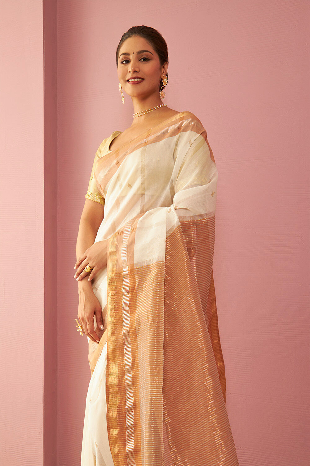 Off White Woven Pure Silk Cotton Maheshwari Saree image number null