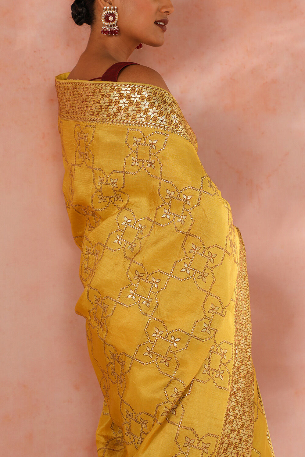 Yellow Contemporary Viscose Luxe Woven Saree image number null