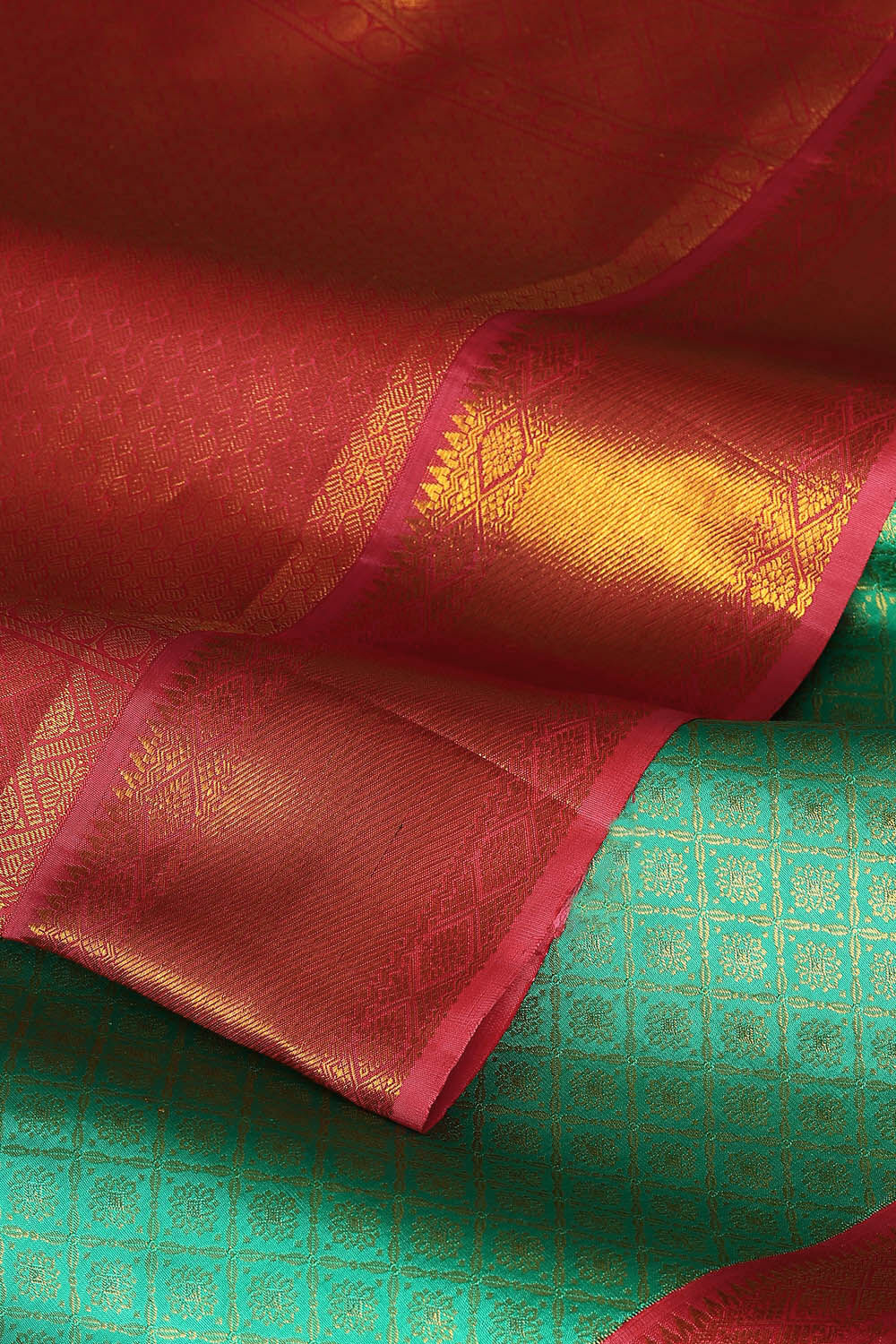 Green Pure Silk Kanjivaram Saree image number null