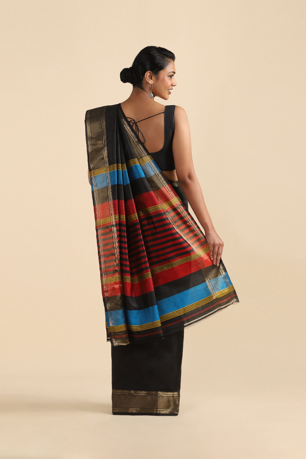 Black Pure Silk Woven Saree image number null