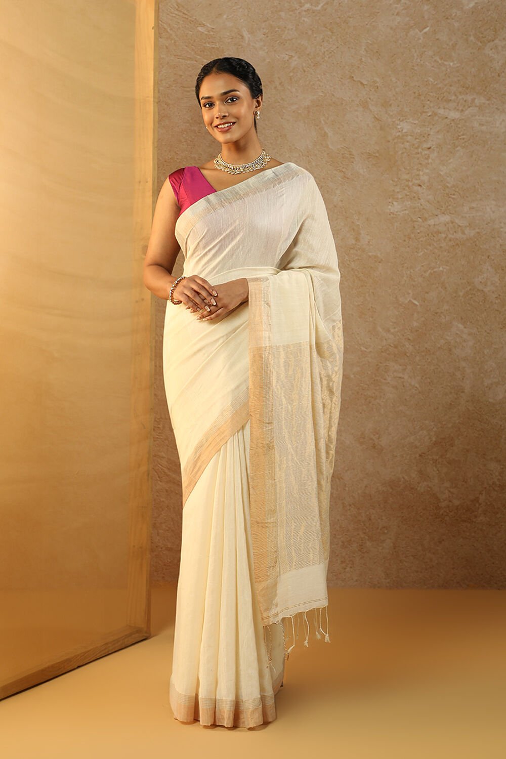 Off-White Woven Pure Silk Cotton Bengal Saree image number null