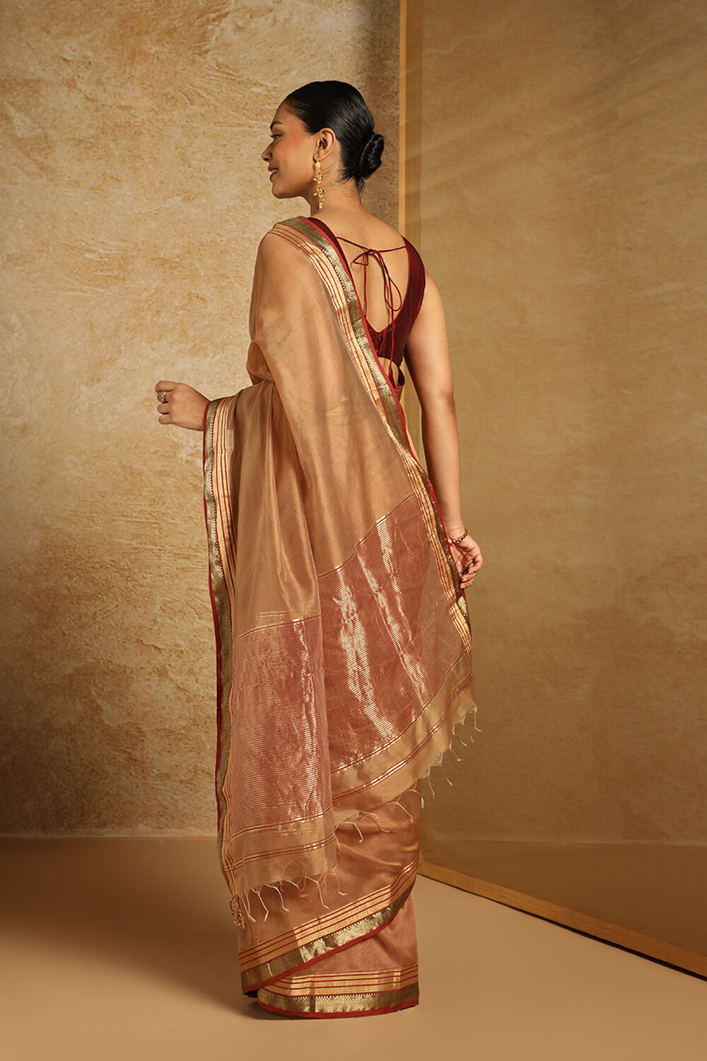 Brown Woven Pure Silk Cotton Maheswari Saree image number null