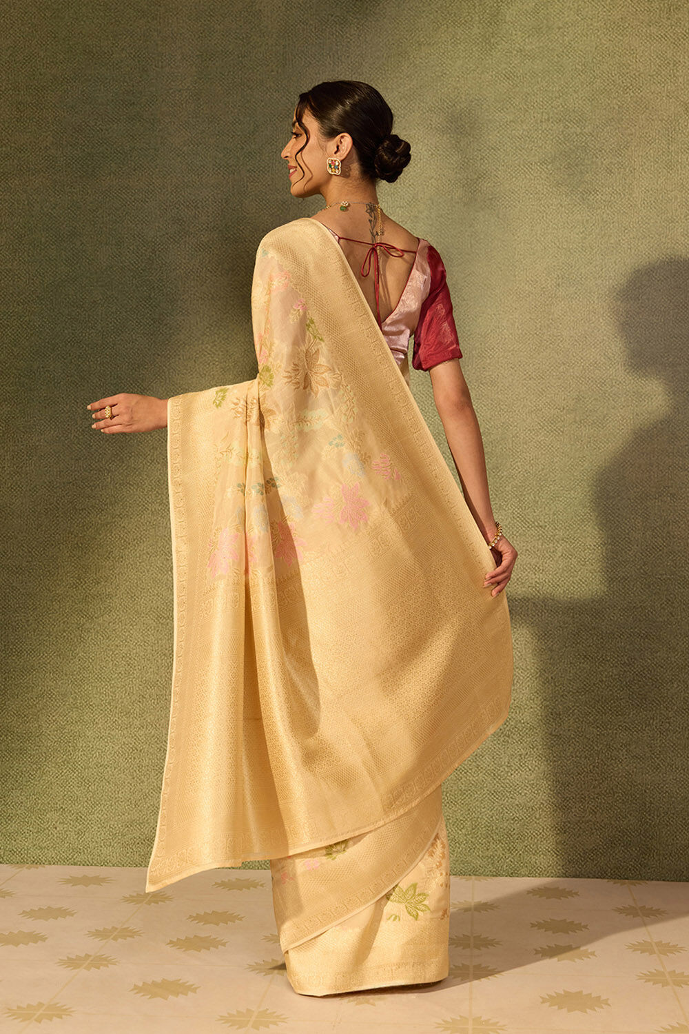 Off White Pure Viscose Woven Saree image number null