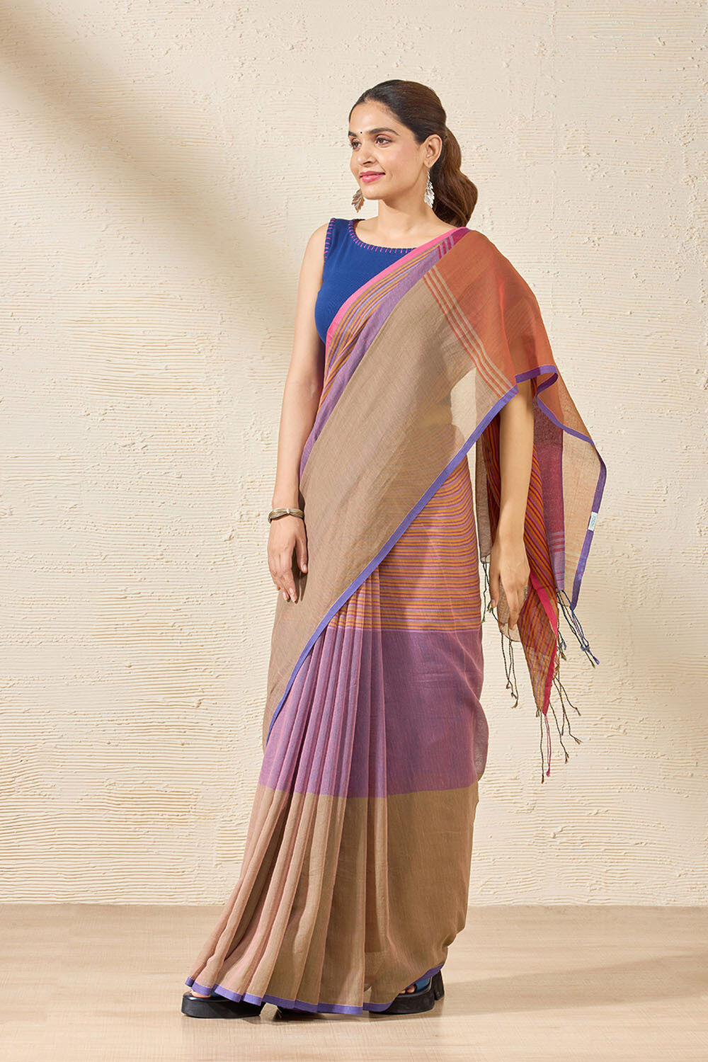 Pink Woven Pure Cotton Bengal Saree image number null
