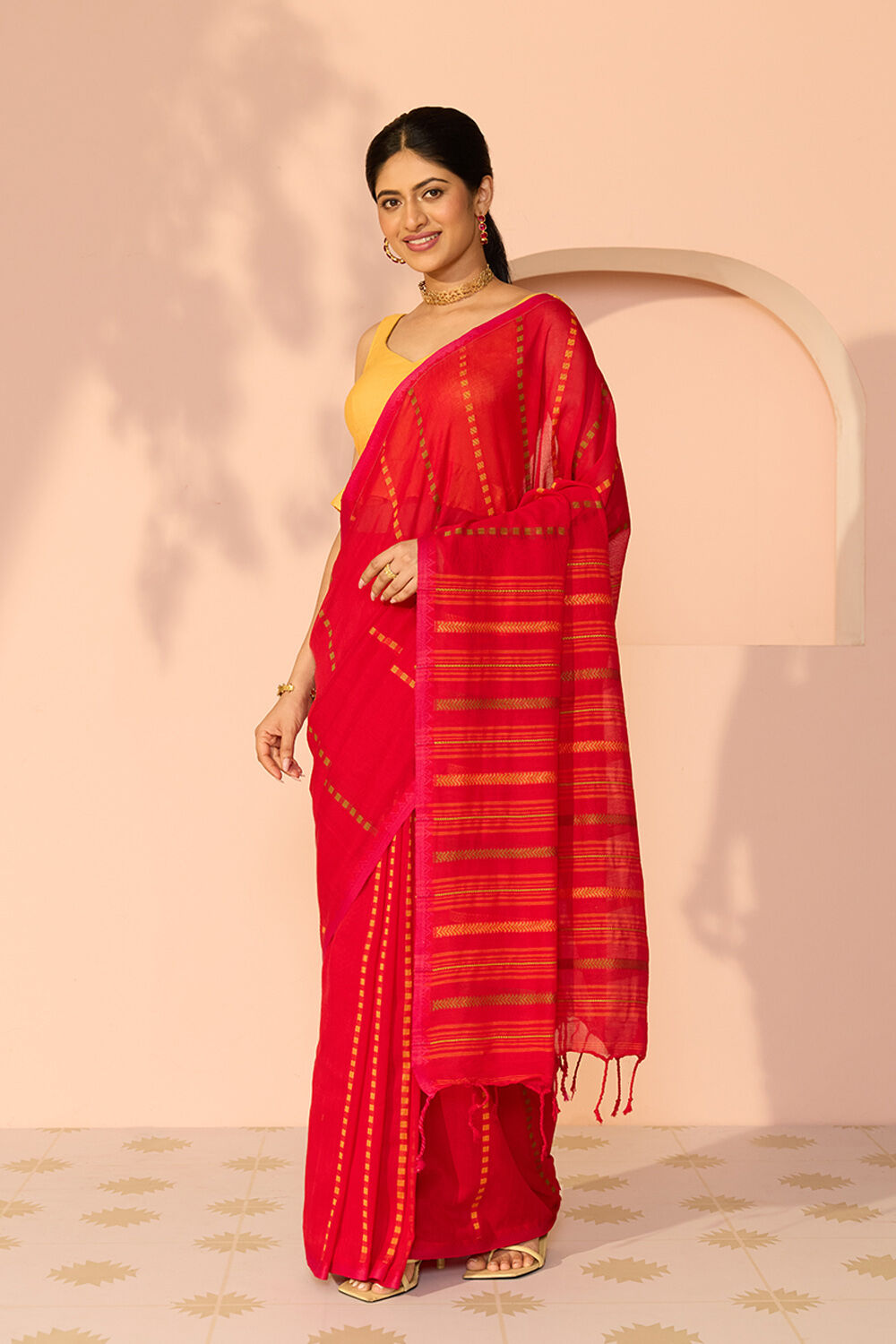Red Woven Pure Cotton Bengal Saree image number null