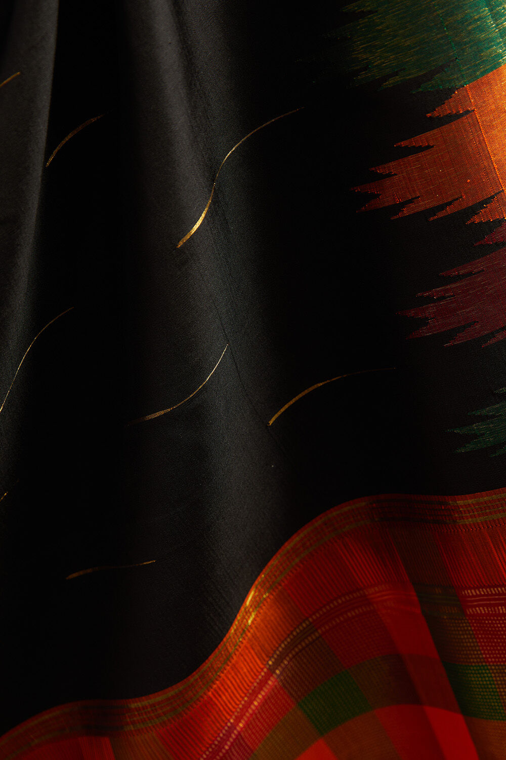 Black Woven Pure Silk Kanjivaram Saree image number null