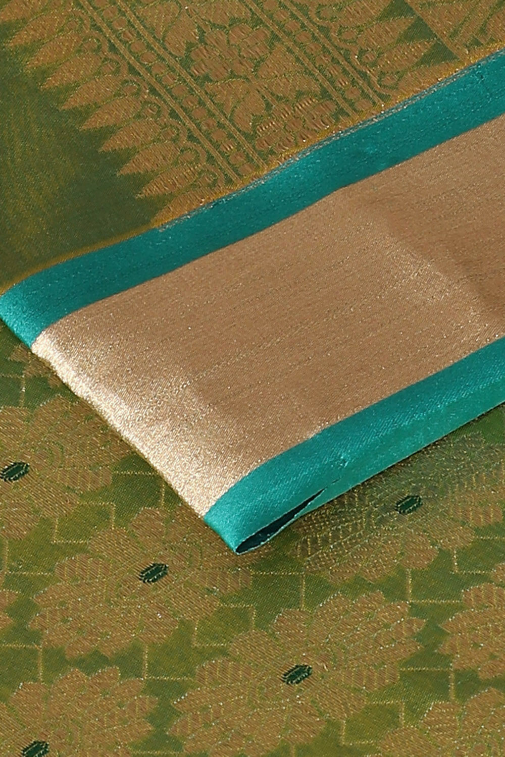 Green Pure Silk Banarasi Brocade Saree image number null
