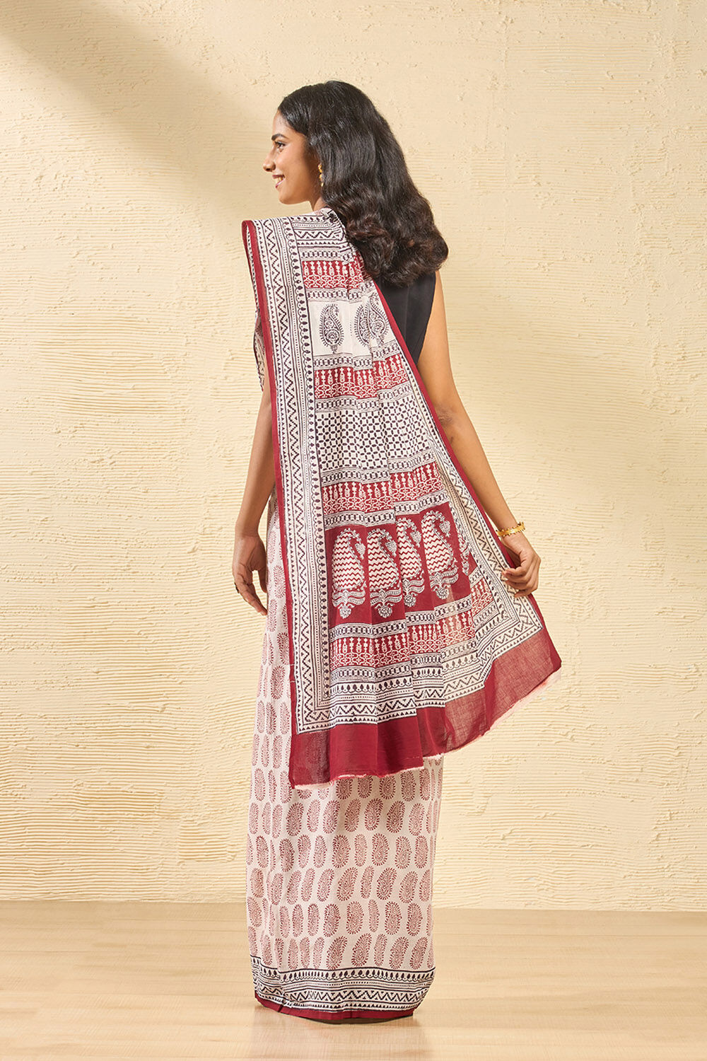 White Bagh Block Printed Pure Cotton Saree image number null