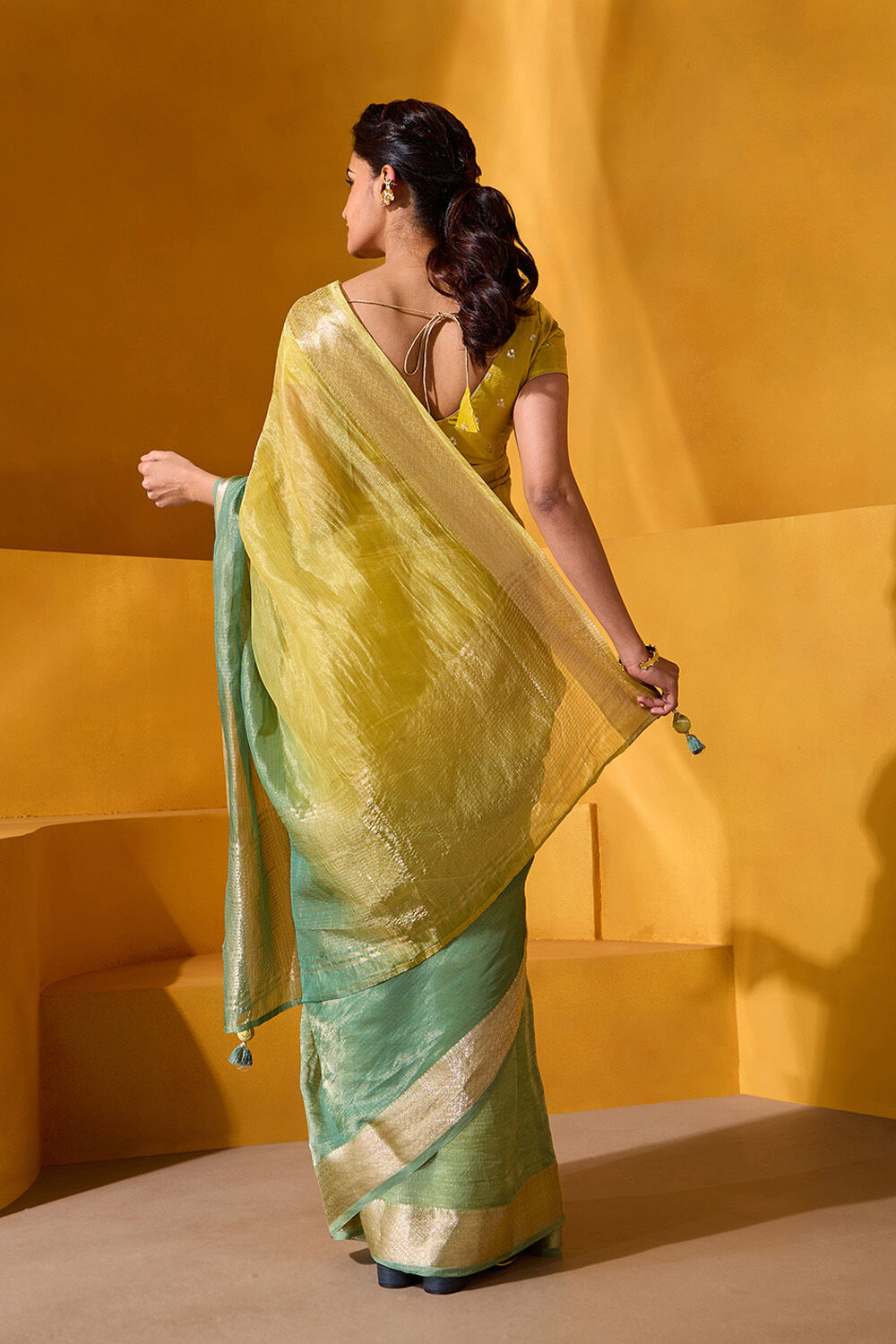 Green Woven Viscose Tissue Saree image number null