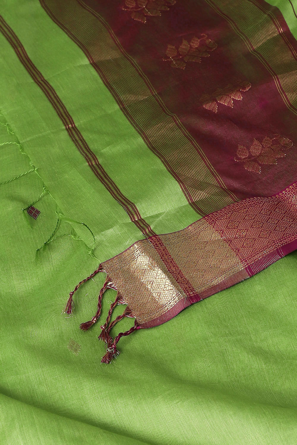 Light Green Pure Silk Cotton Maheswari Saree image number null