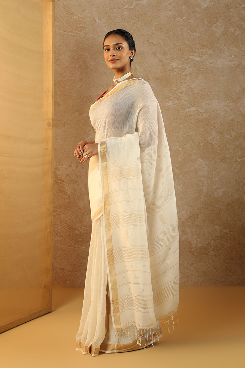 White Woven Pure Silk Cotton Bengal Saree image number null