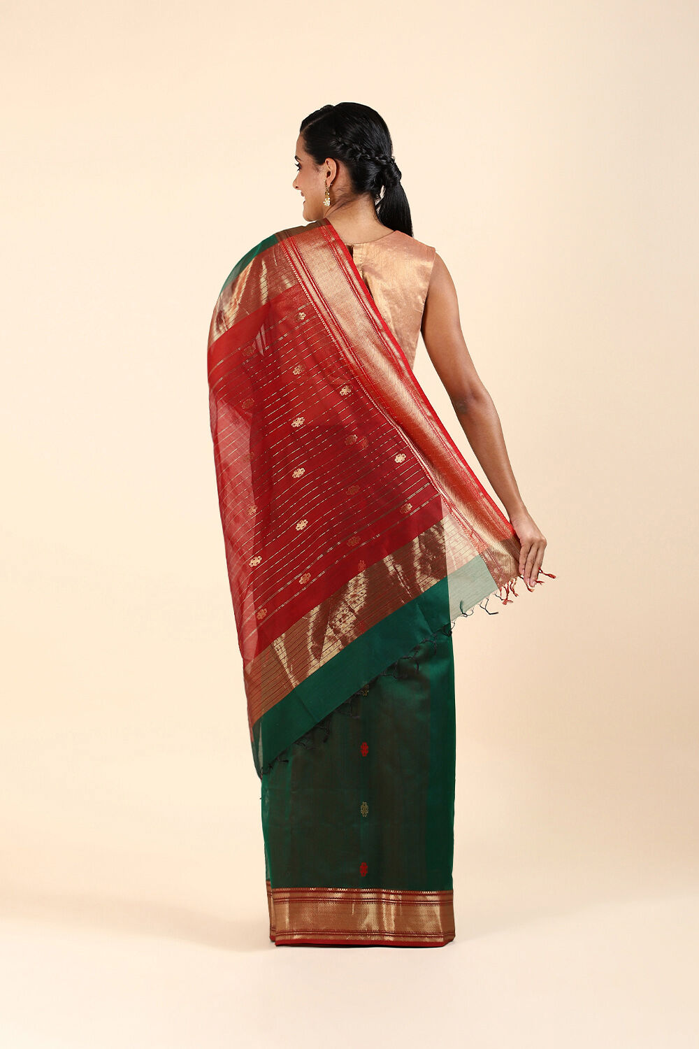 Dark Green Pure Silk Cotton Maheswari Saree image number null