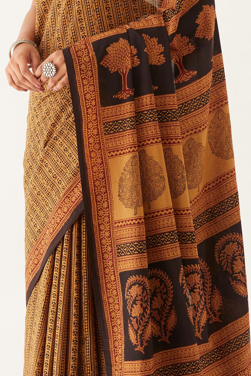 Beige Pure Cotton Bagh Printed Saree image number null