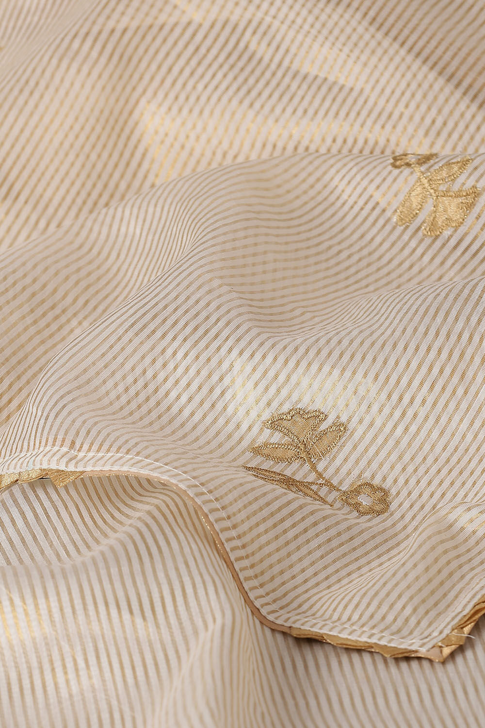 White Pure Silk Cotton Embroidered Saree image number null