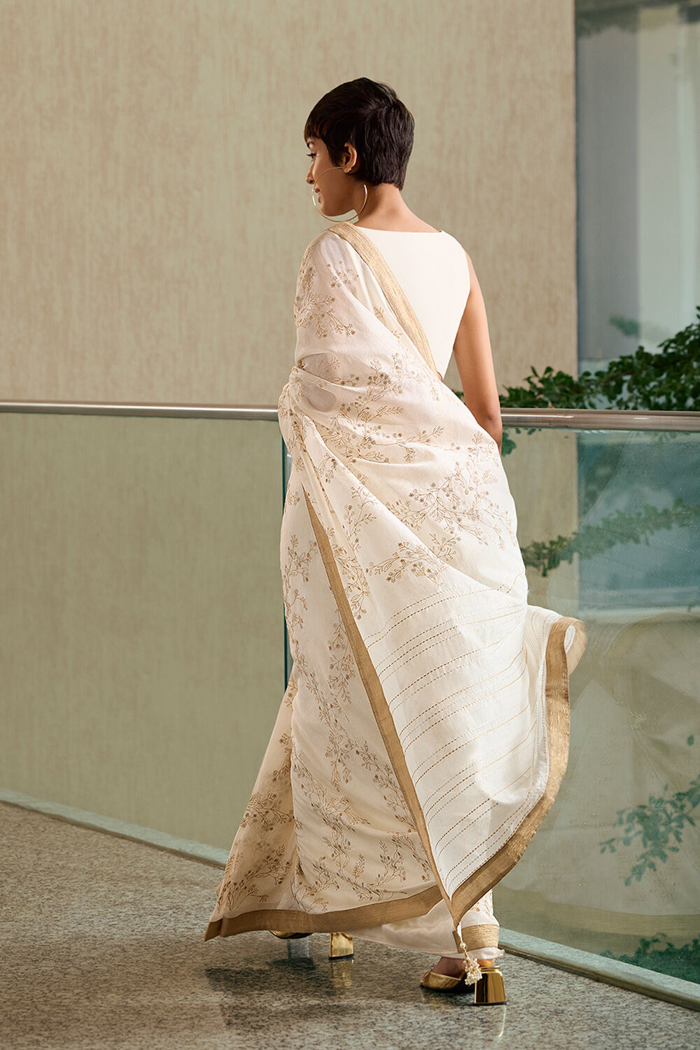 Off White Silk Cotton Embroidery Saree image number null