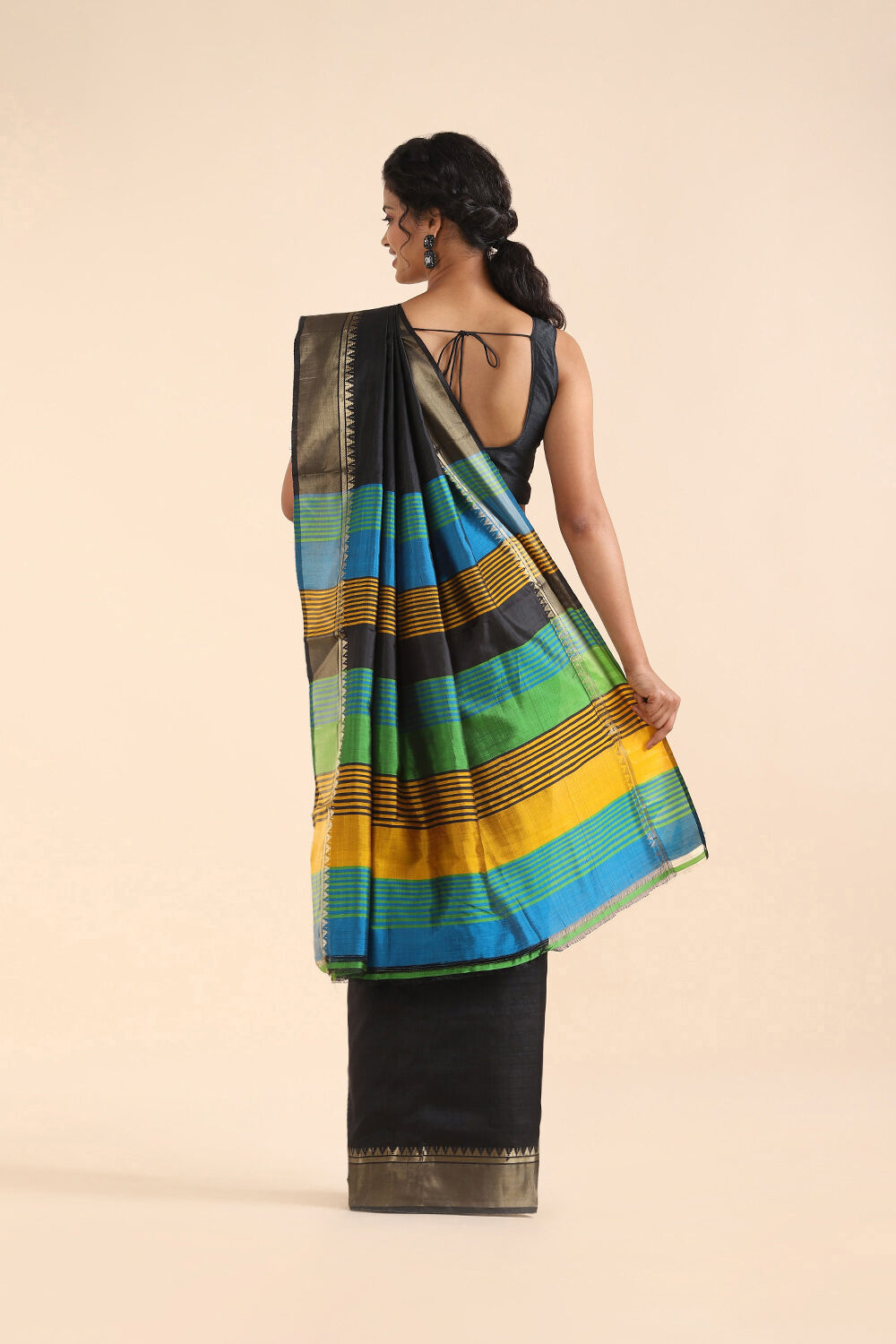 Black Pure Silk Woven Saree image number null