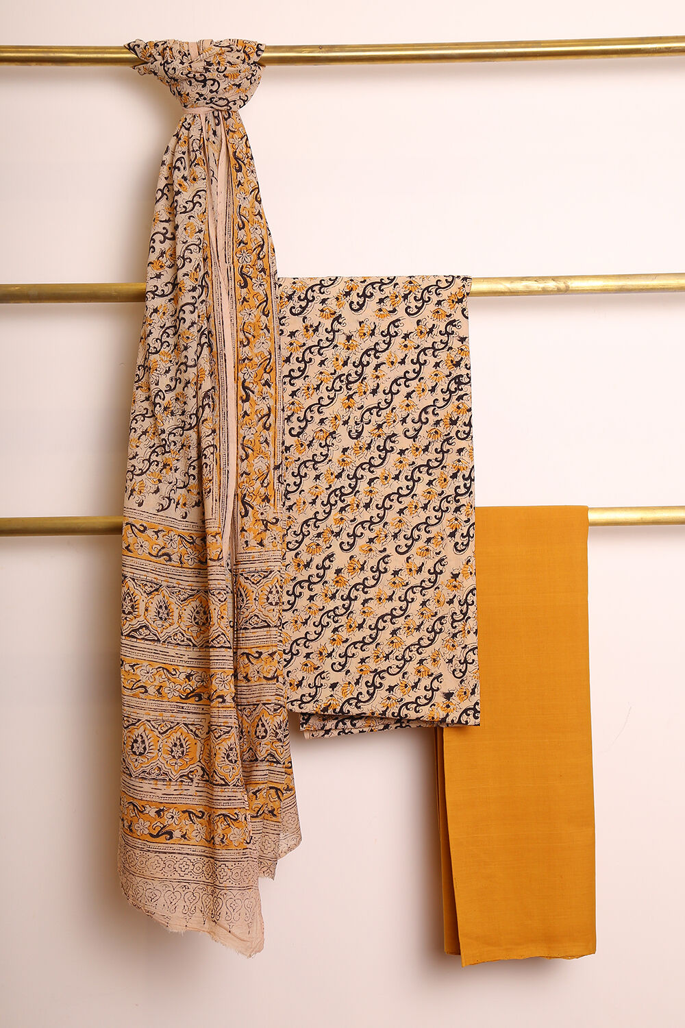 Cream Pure Cotton Suit Set image number null