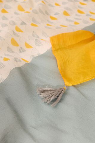 Off White Screen Printed Bengal Mulmul Saree thumbnail image number null