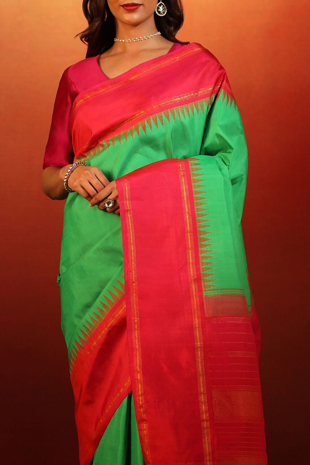 Green Woven Pure Silk Kanjivaram Saree image number null