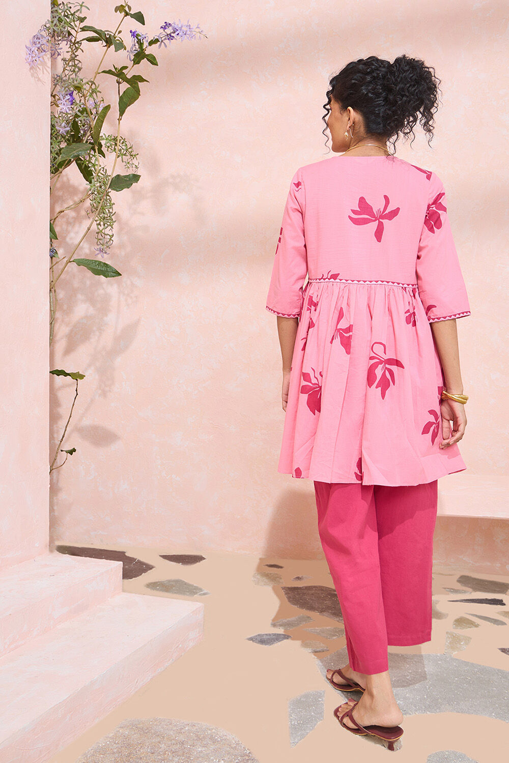 Pink Screen Printed Pure Cotton Kurta Set image number null
