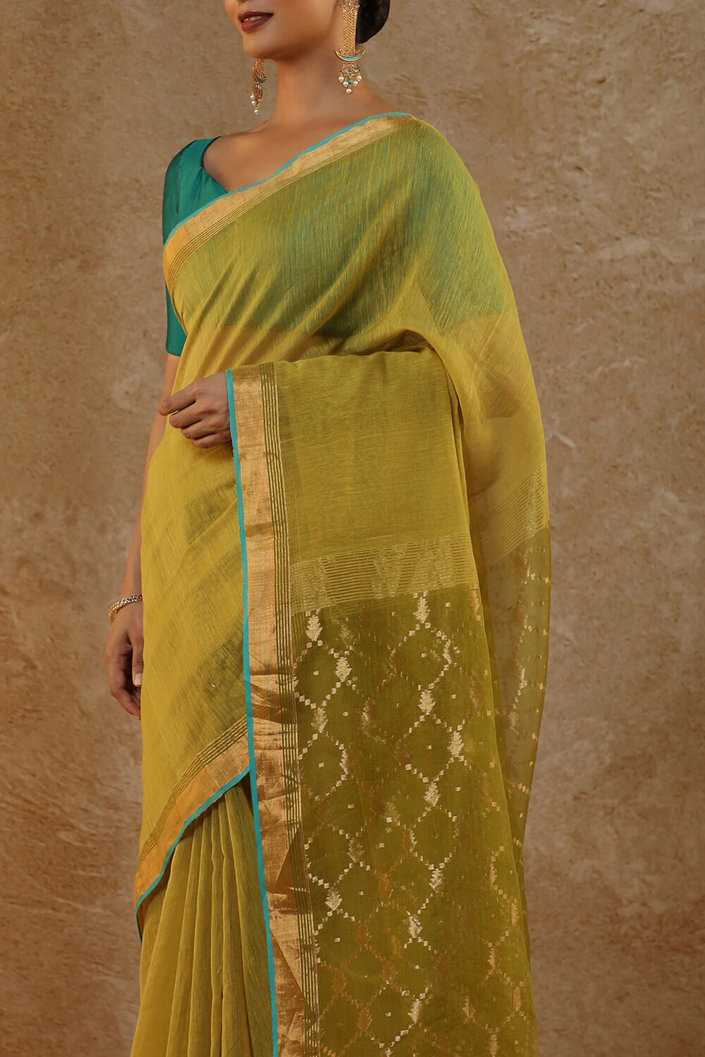 Green Woven Pure Silk Cotton Bengal Saree image number null