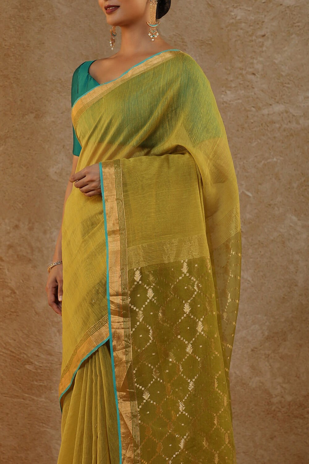 Green Woven Pure Silk Cotton Bengal Saree image number null