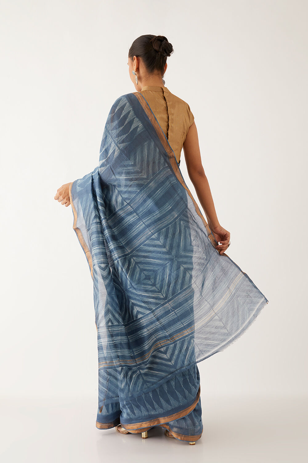 Grey Pure Silk Cotton Shibori Saree image number null