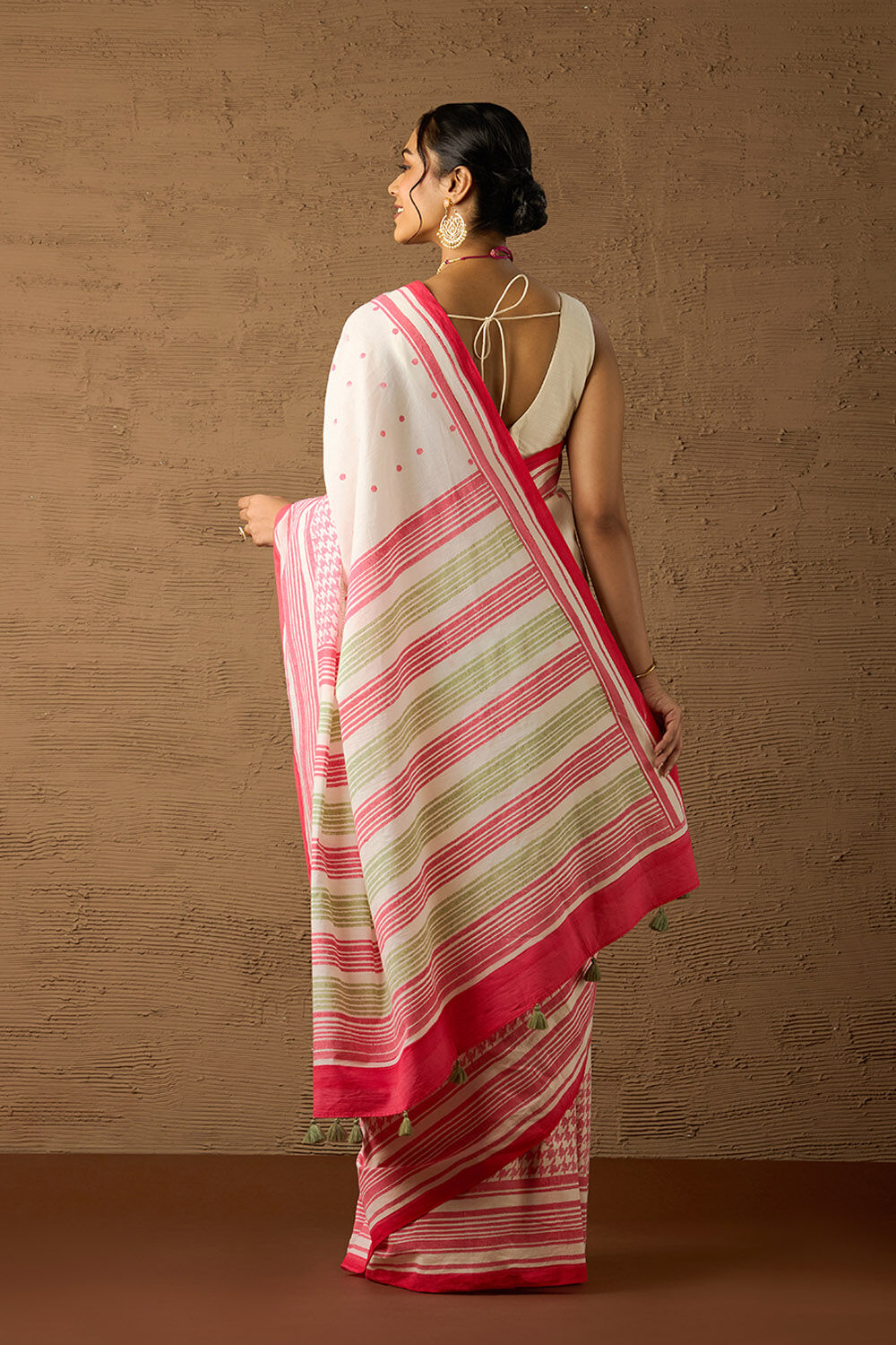 Off White Pure Cotton Mulmul Block Printed Bengal Saree image number null