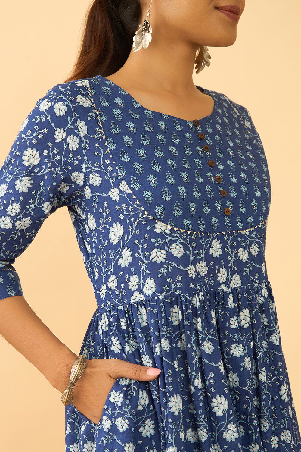 Blue Screen Printed Pure Cotton Kurta image number null