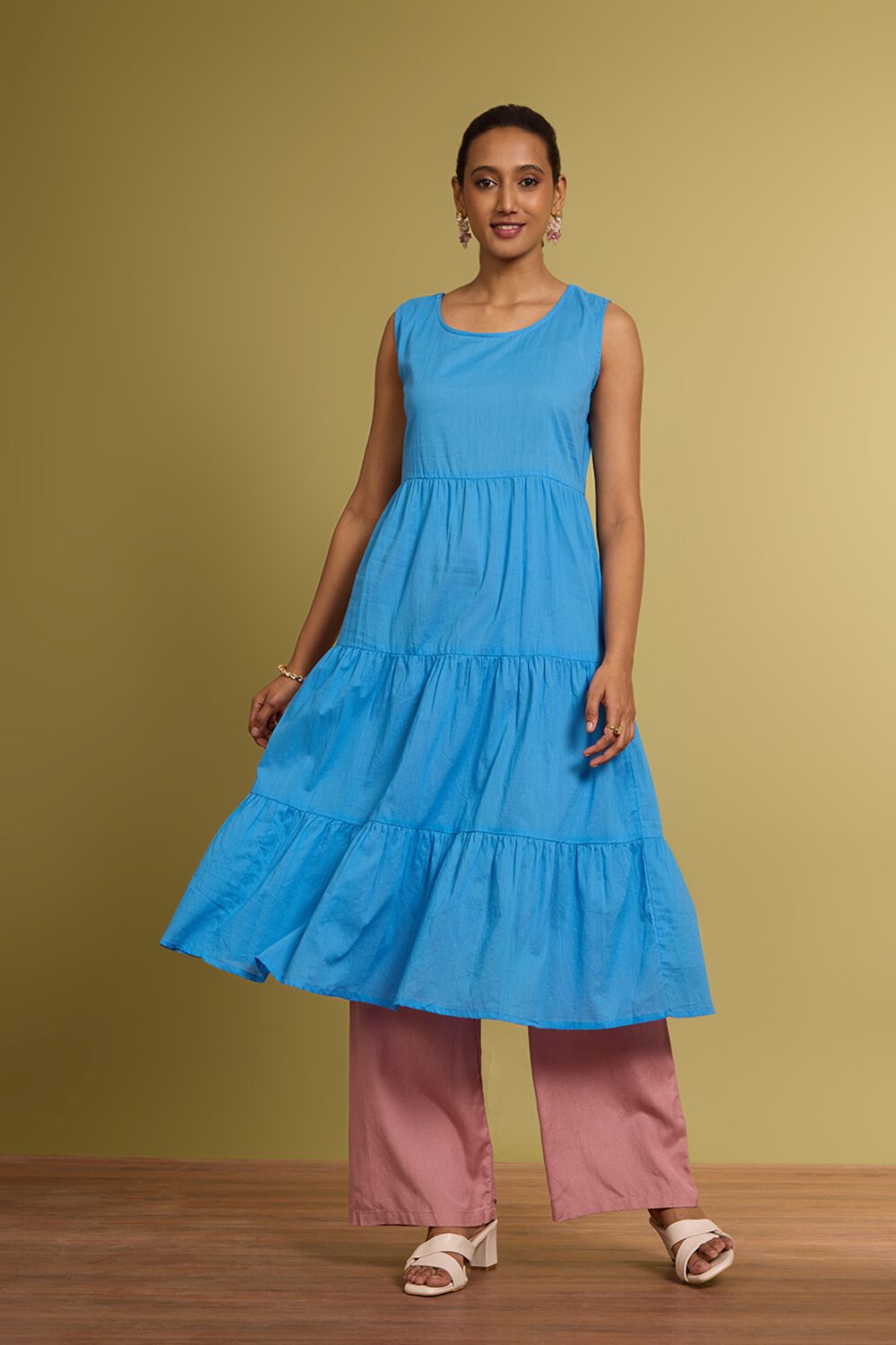 Blue Screen Printed Pure Cotton Kurta with Slip image number null