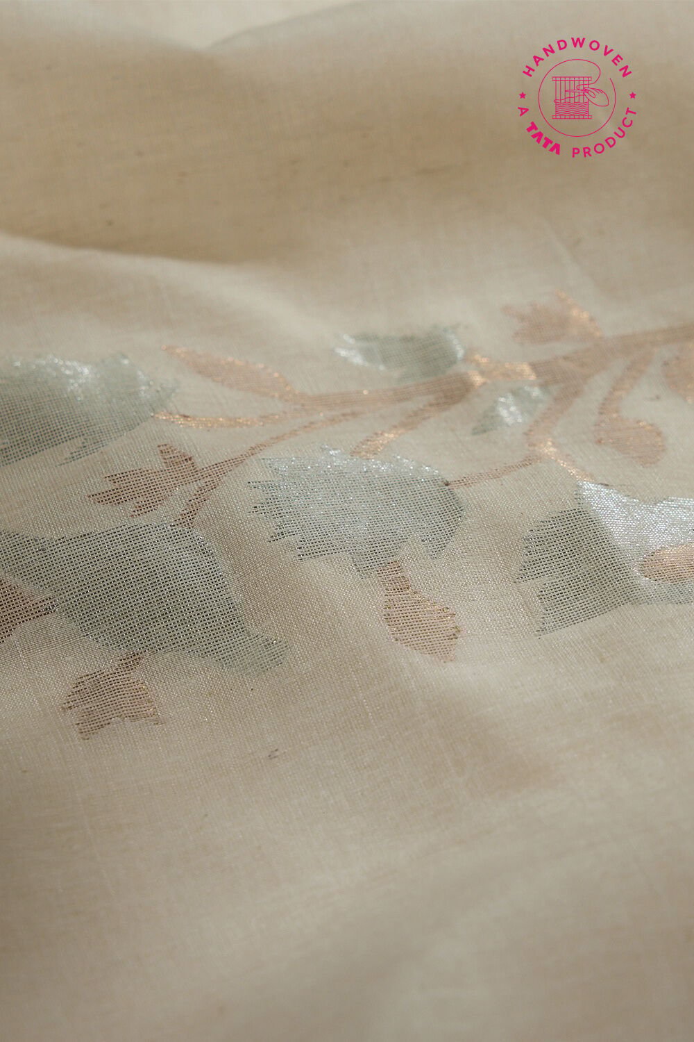 Off White Tussar Khadi Cotton Bengal Jamdani Saree image number null