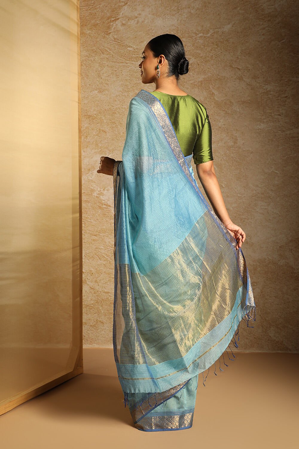 Blue Pure Silk Cotton Woven Maheshwari Saree image number null