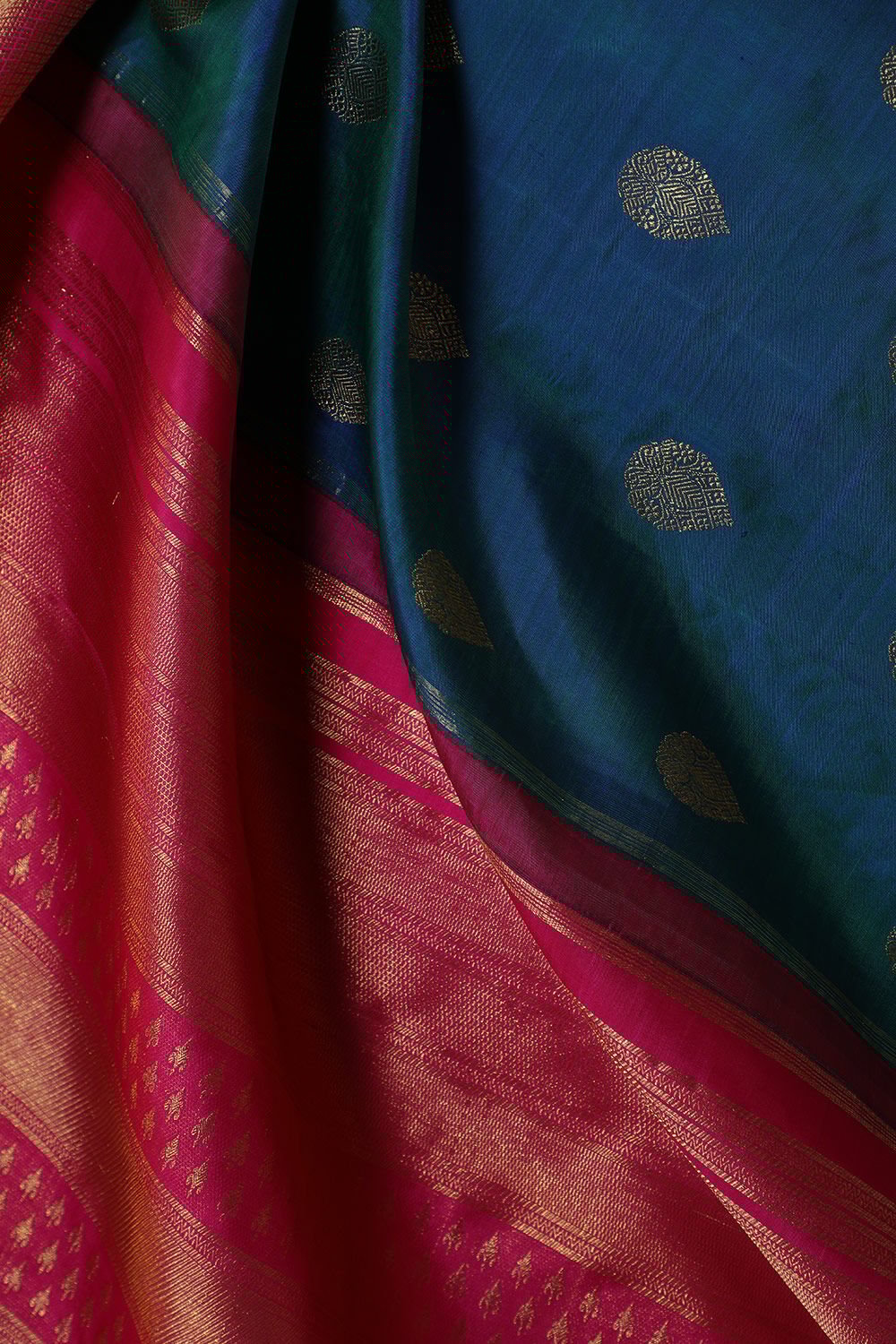Dark Green Pure Silk Woven Kanjivaram Saree image number null