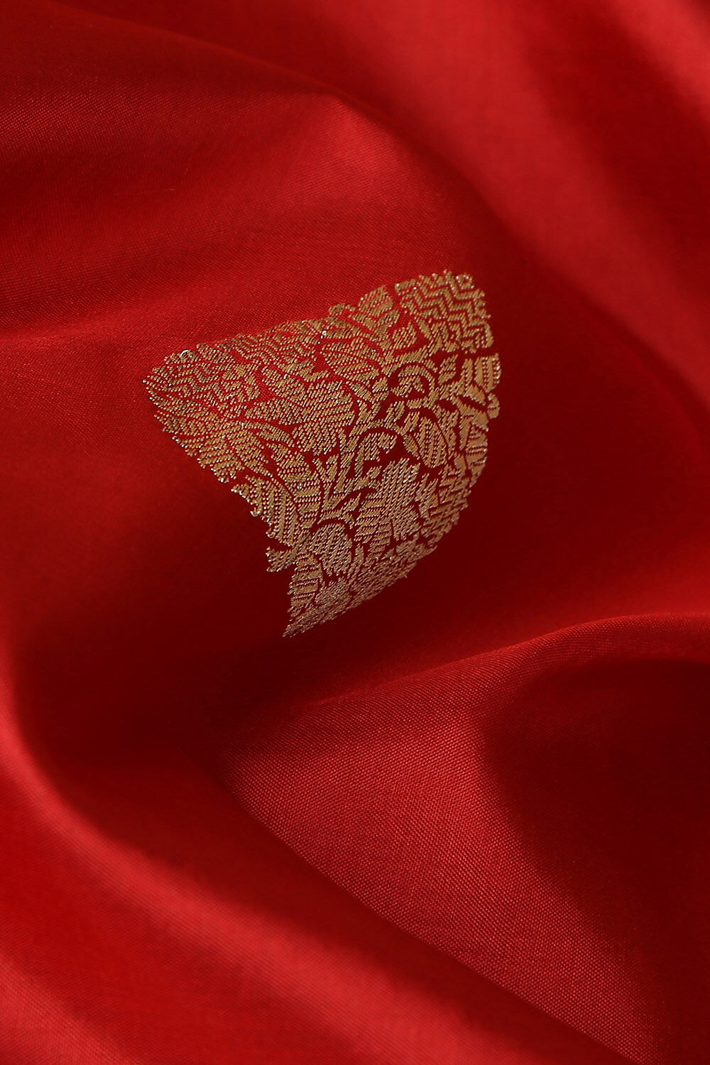 Red Pure Silk Banarasi Saree image number null