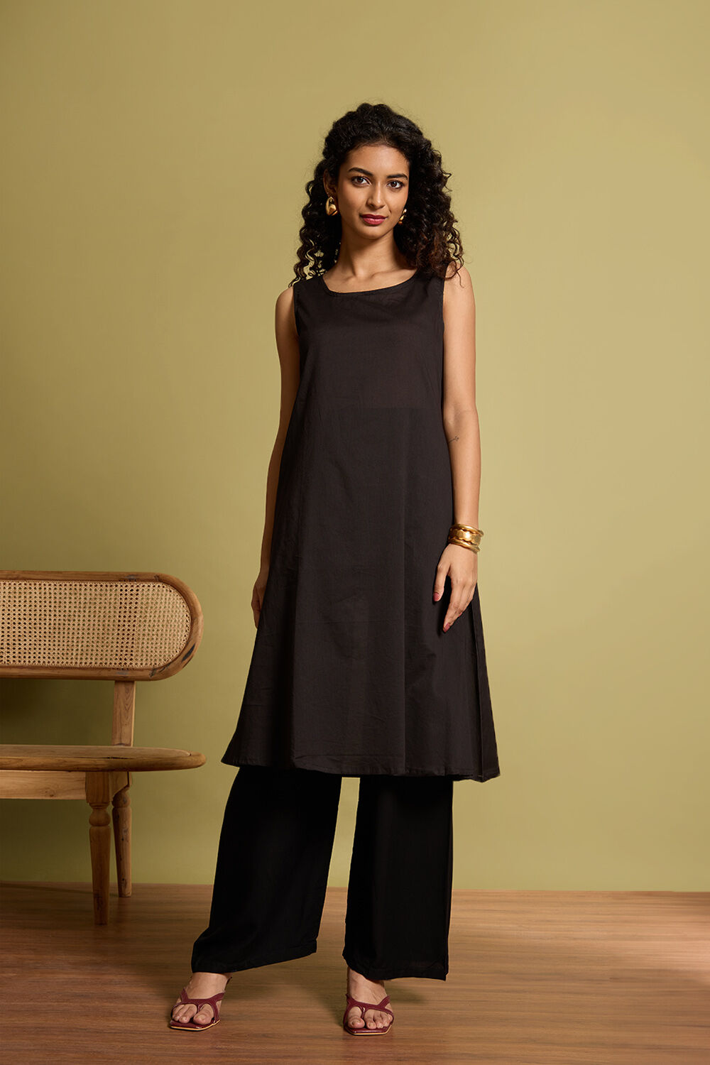 Black Pure Silk Cotton Mukaish Embroidered Kurta Set image number null