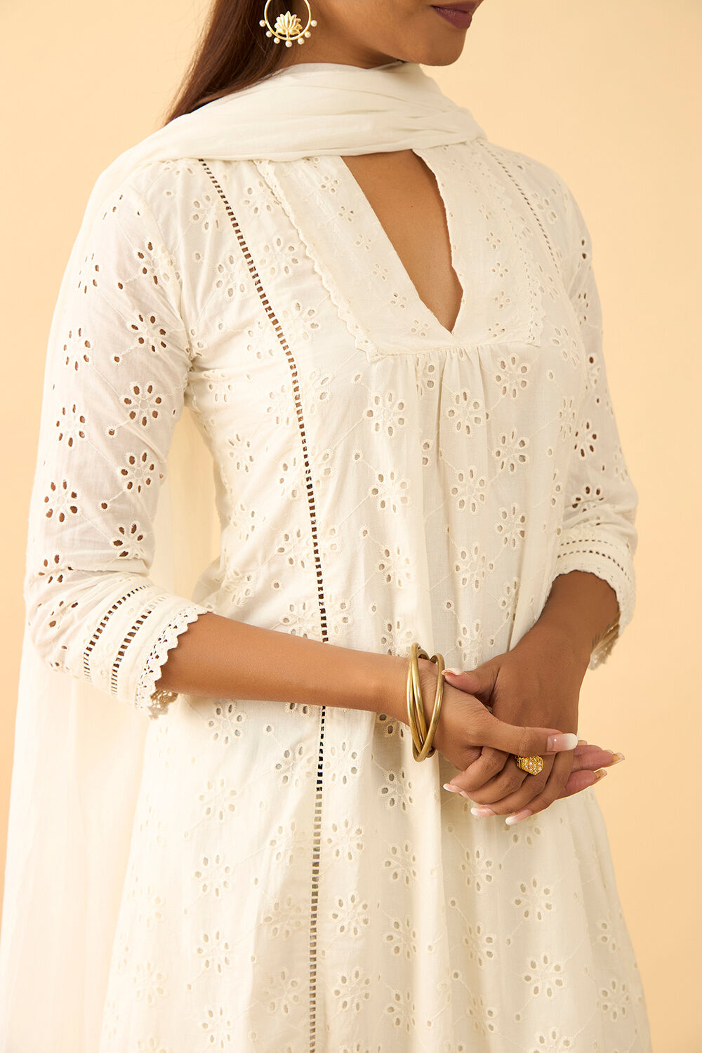 Off White Pure Cotton Embroidered Kurta Set image number null