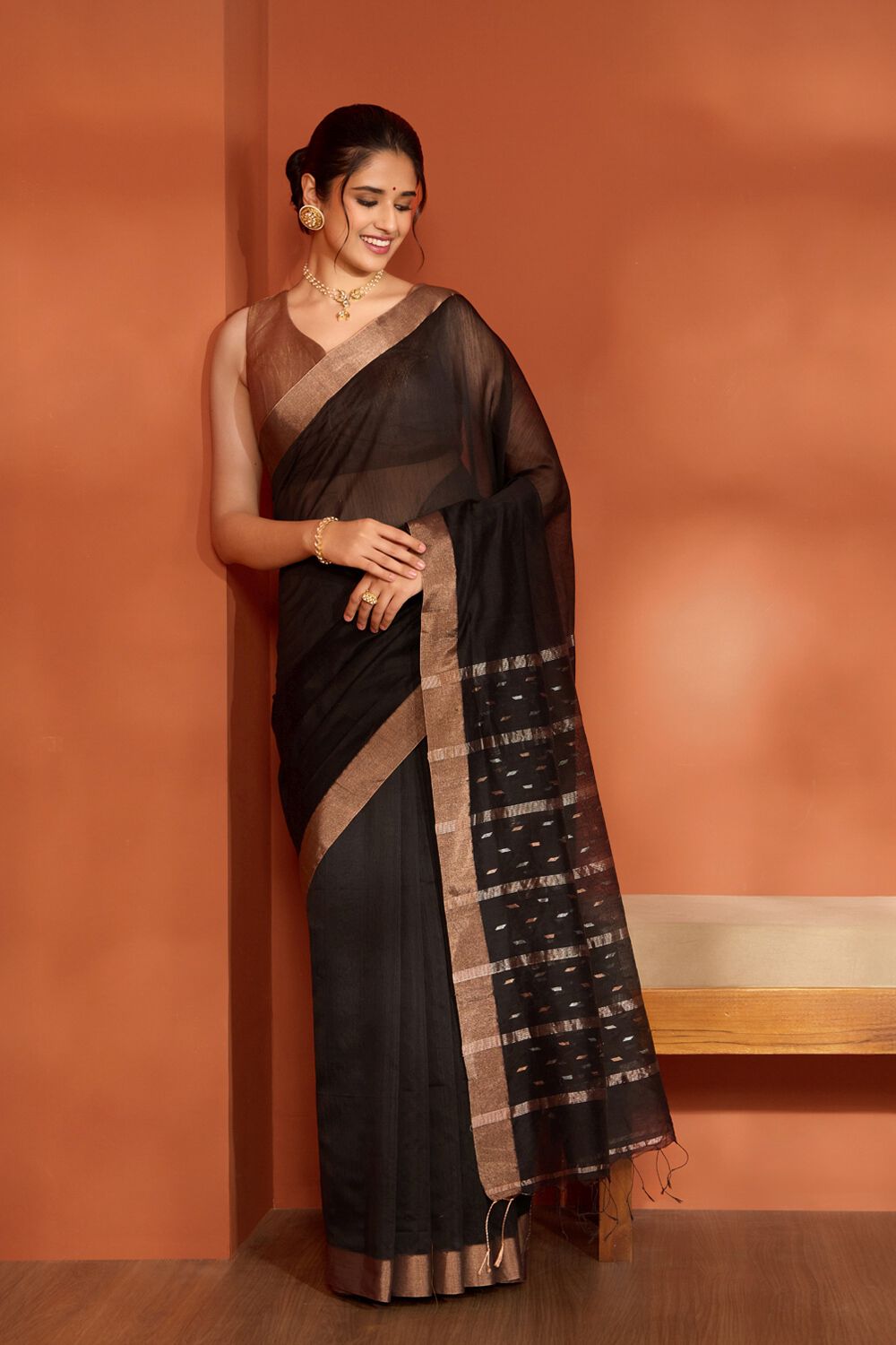 Black Bengal Pure Silk Cotton Jamdani Saree image number null