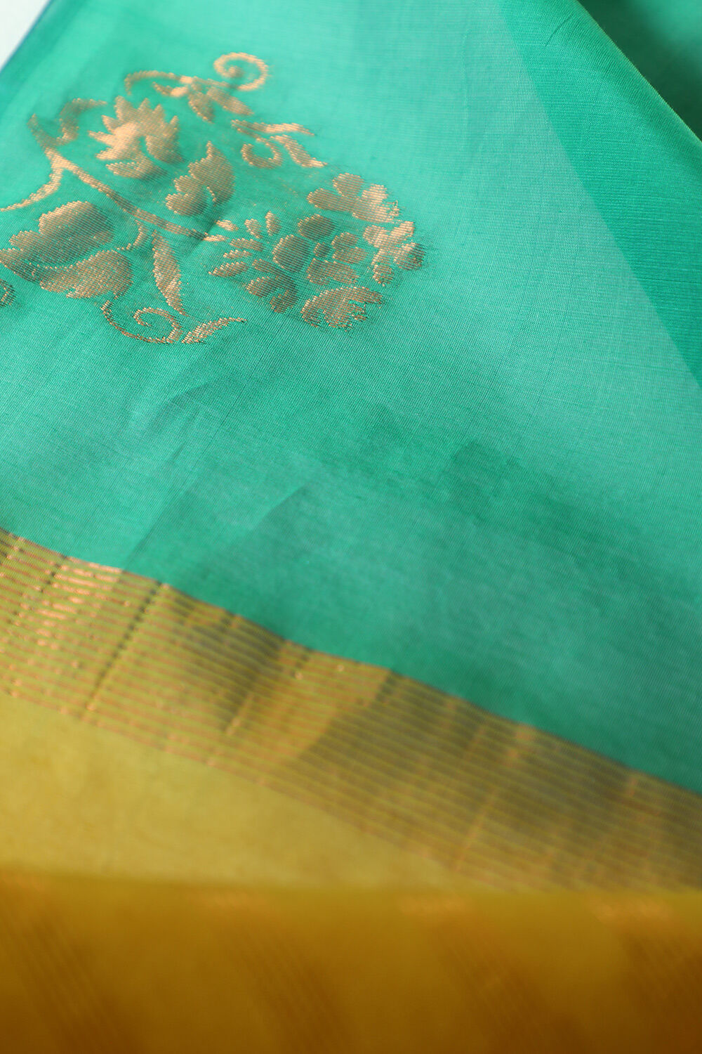 Green South Pure Silk Cotton Woven Saree image number null